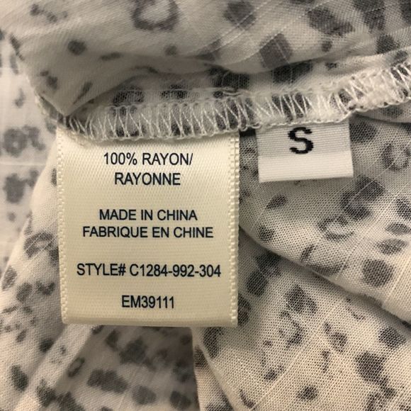 Anthropologie Cloth & Stone Small Black/White Key Hole Neckline Curved Hem Top - Picture 6 of 7